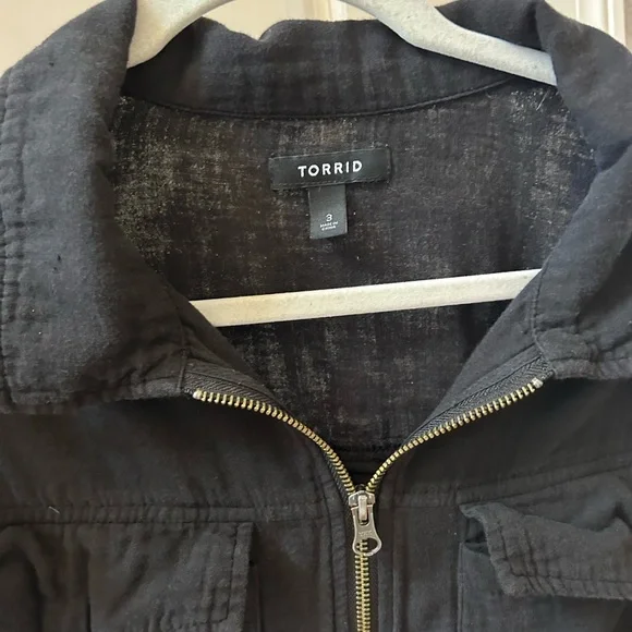 ToRRID Dual Fold Zip Front Cropped Jacket. Cargo. Lightweight. Size 3. Utility - Picture 5 of 11